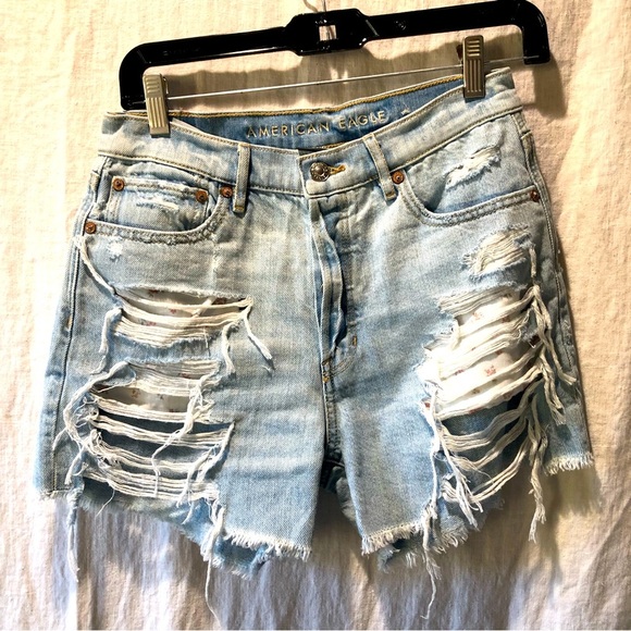 American Eagle distressed denim shorts comfort stretch waistband light wash 2 - Picture 1 of 7